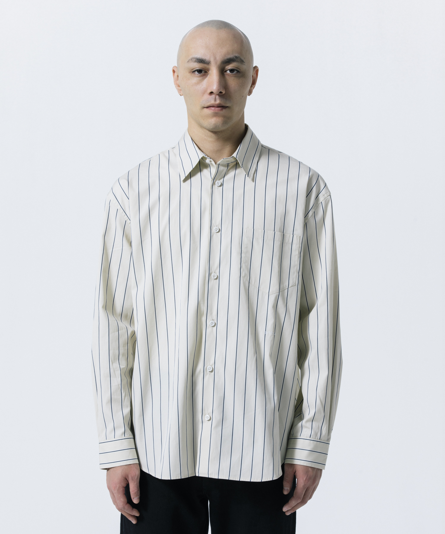 R9 STRIPE SHIRT モデル着用 11