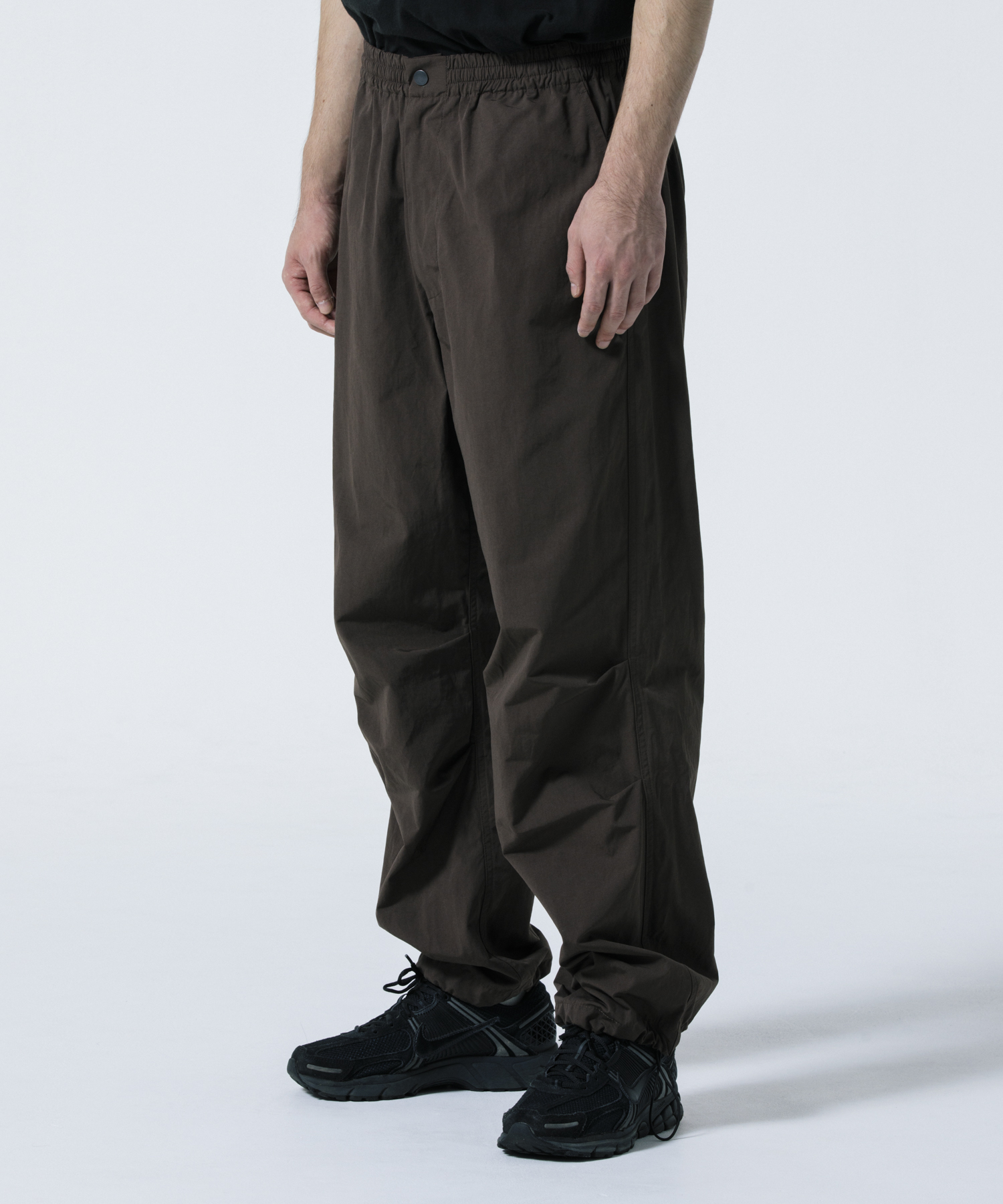 R9 PARACHUTE PANTS モデル着用 15