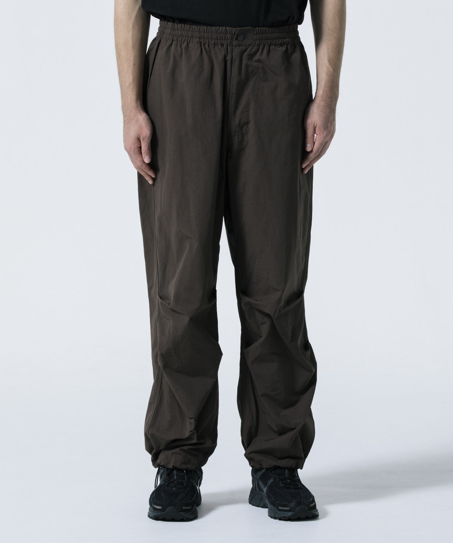R9 PARACHUTE PANTS モデル着用 16