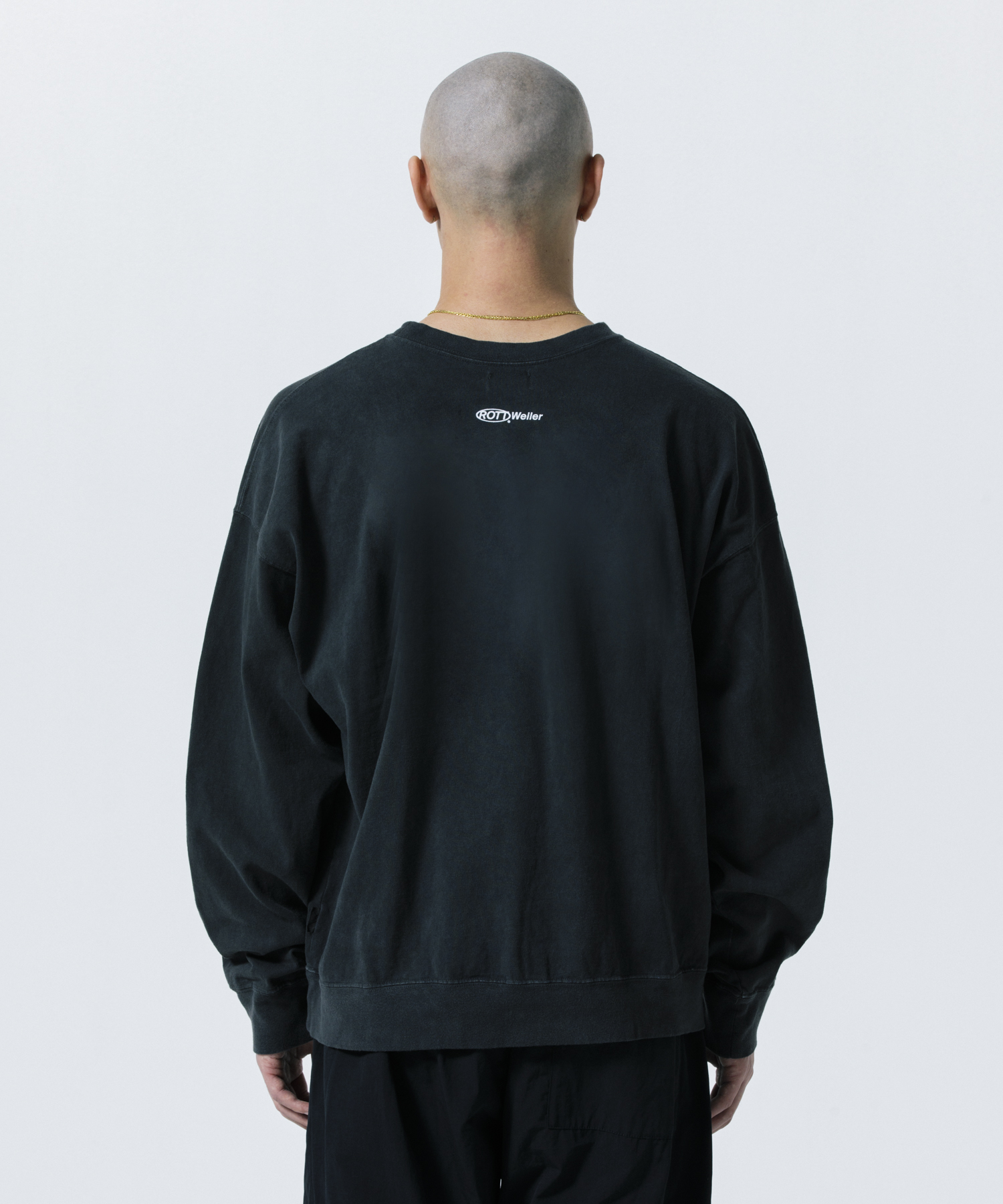 PIG RW SWEATER モデル着用 10