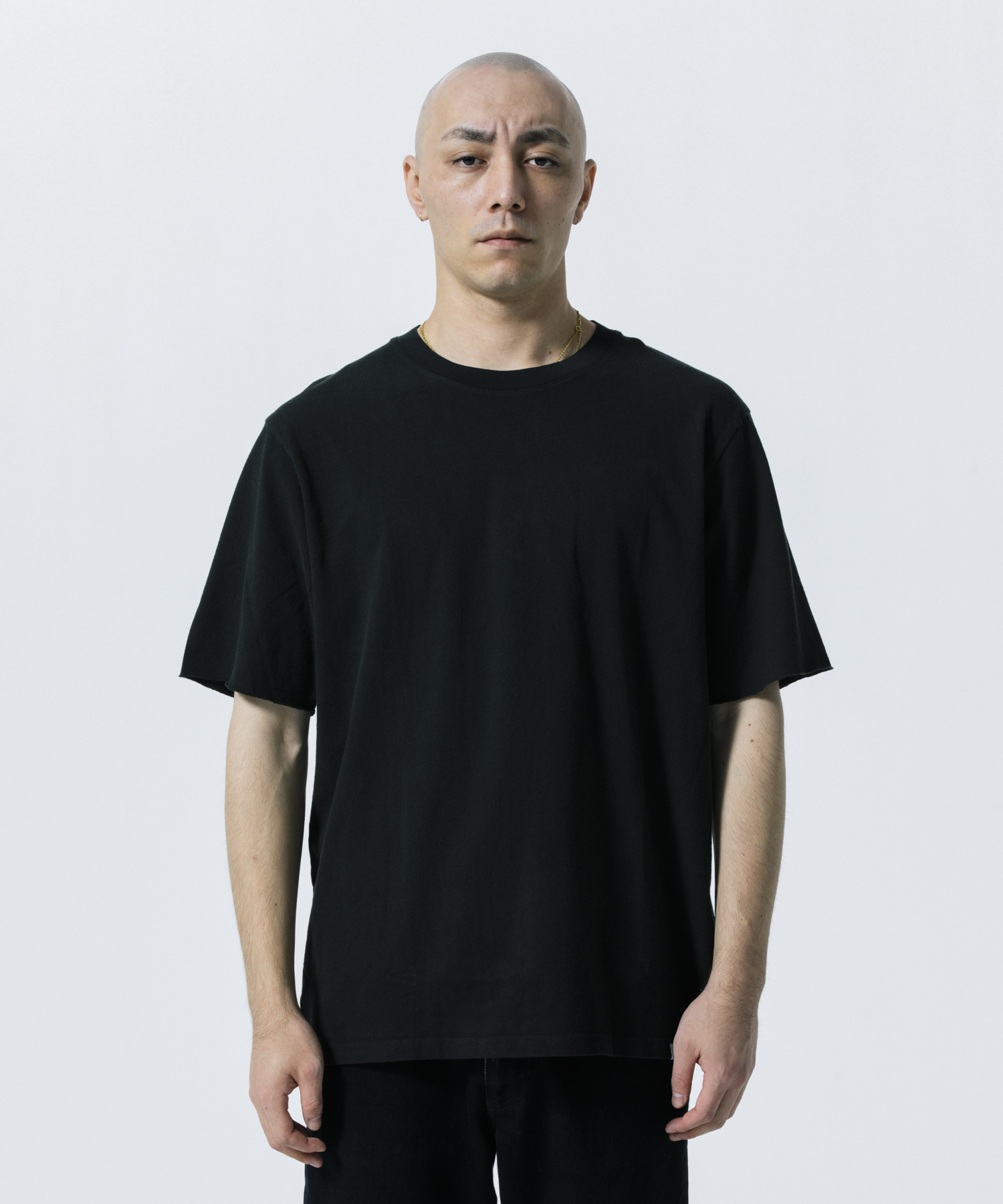 R9 VINTAGE TEE モデル着用 5
