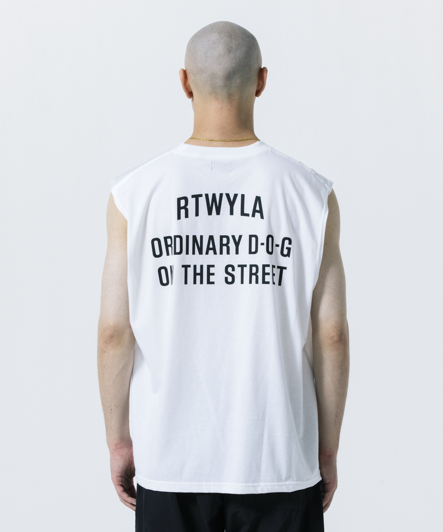 R9 VINTAGE NOSLEEVE TEE モデル着用 12